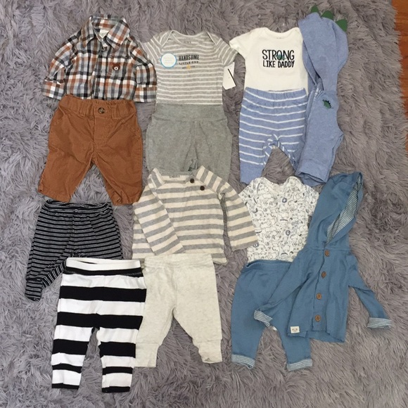 Newborn outfits - Picture 1 of 1